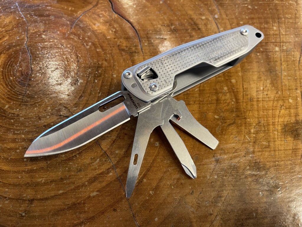LEATHERMANのナイフ入荷しました！ | ★工具屋てっちゃんの工具ブログ！