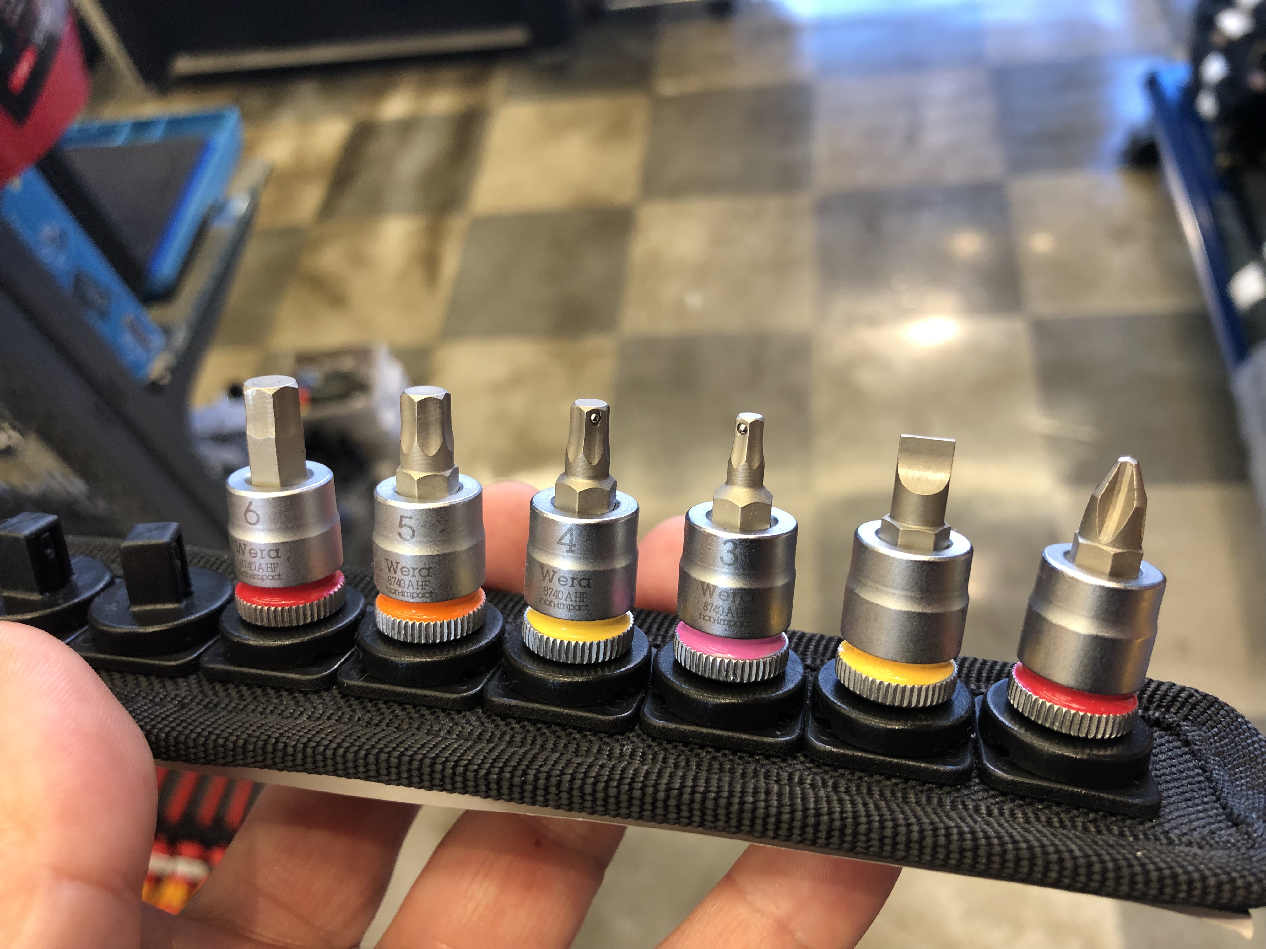 工具　ソケットの詰め合わせ 差込角1/4の小さめソケット工具は普段のバイクメンテナンスで