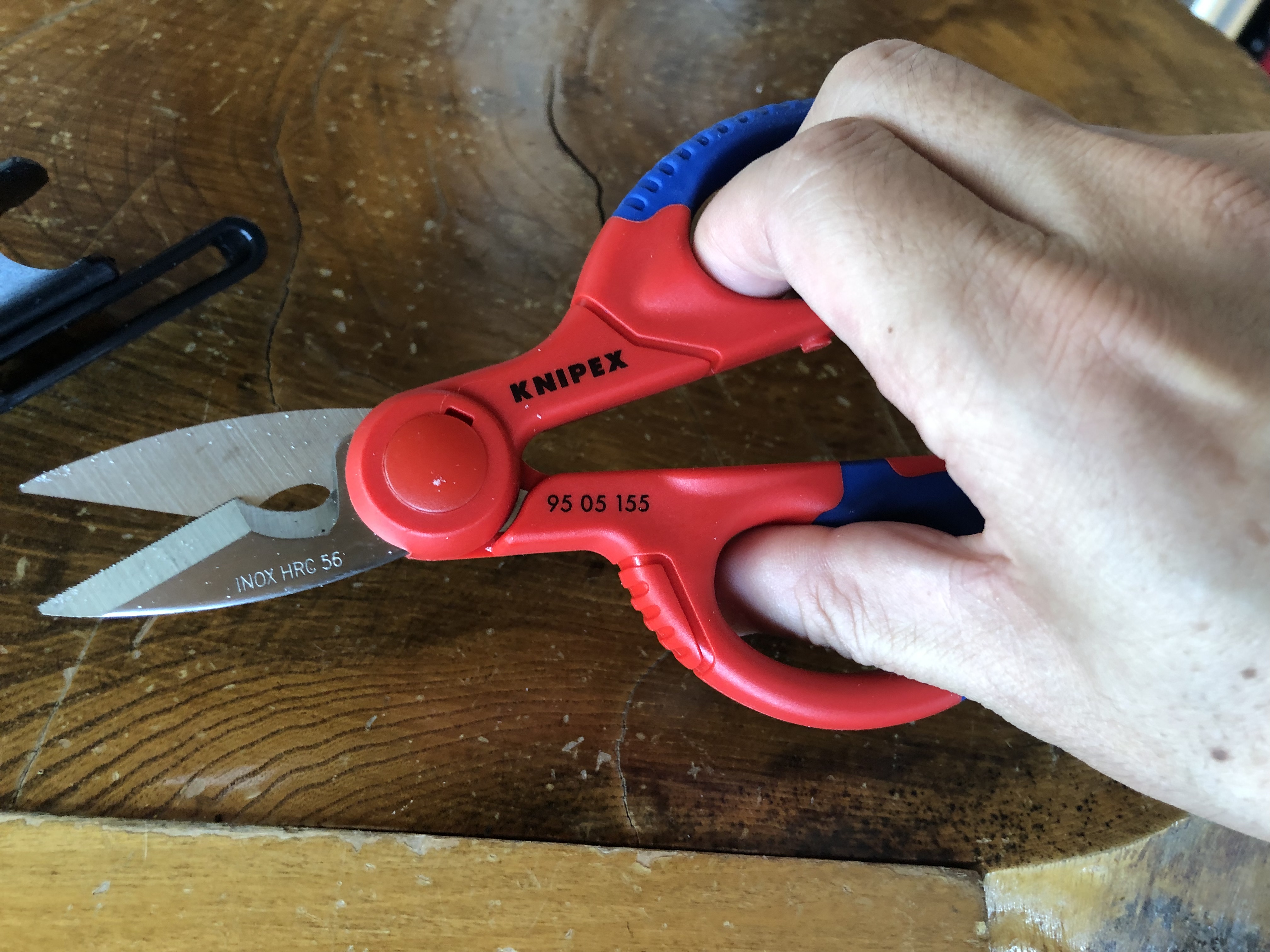 KNIPEXの新型のハサミがちょっとカッコイイ - ☆工具屋