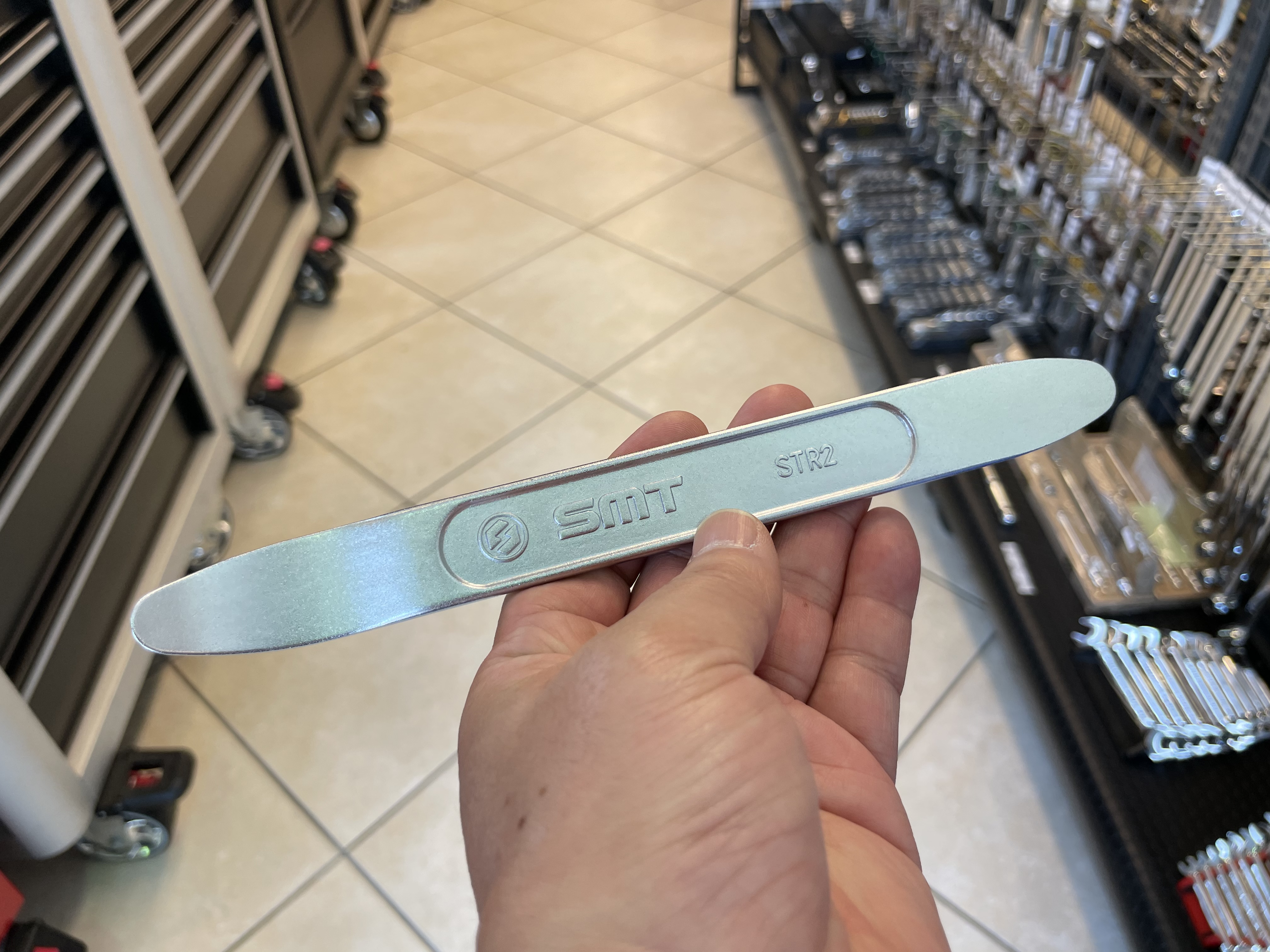 先端の薄さと独自の形状がポイントの内張はがし - ☆工具屋てっちゃん