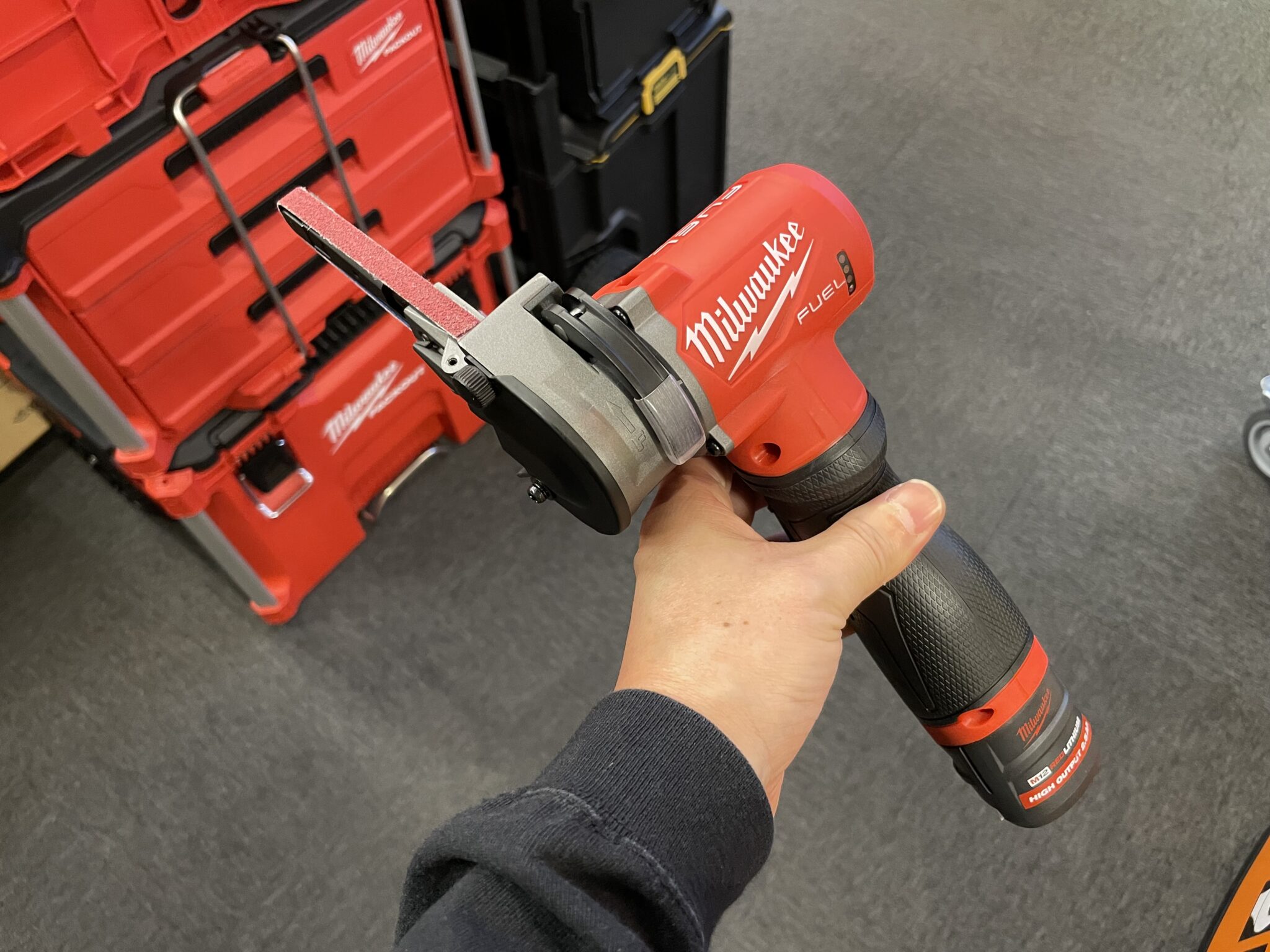 これは便利！ミルウォーキーの充電ベルトサンダー ★工具屋てっちゃんの工具ブログ！