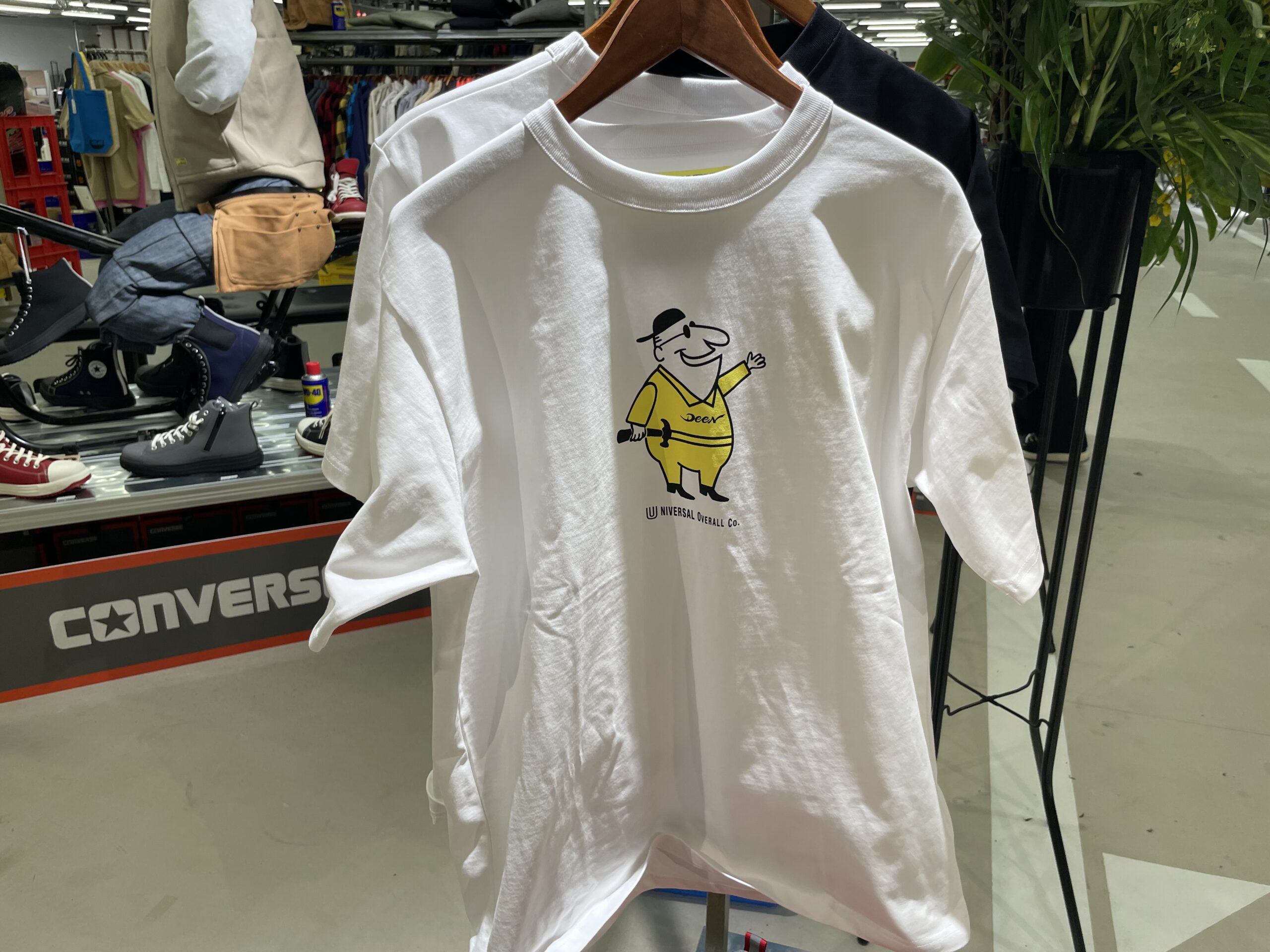 UNIVERSALOVERALLさんとのコラボTシャツが大人気！ - ☆工具屋