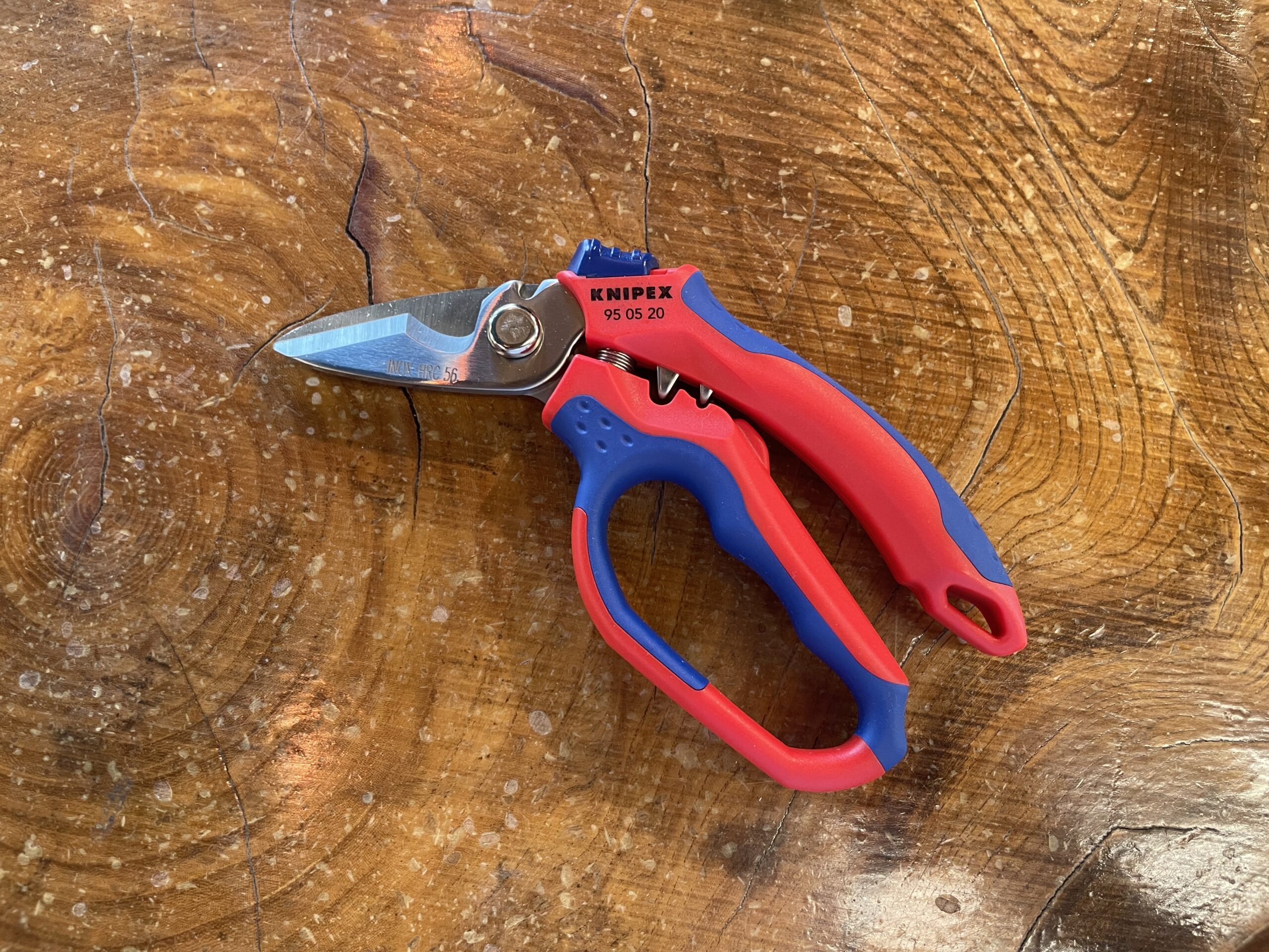 なかなか持っている人いないよKNIPEXの9505-20SB - ☆工具屋てっちゃん