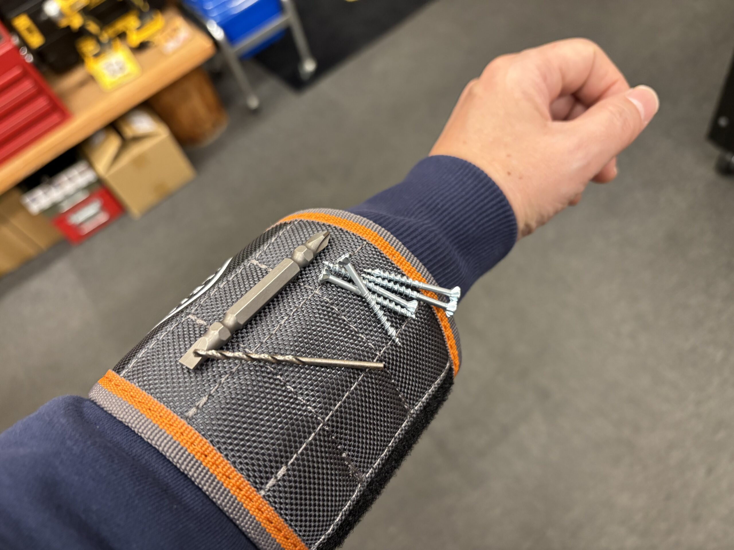 あったら便利クラインツールのマグネチックリストバンド（55895