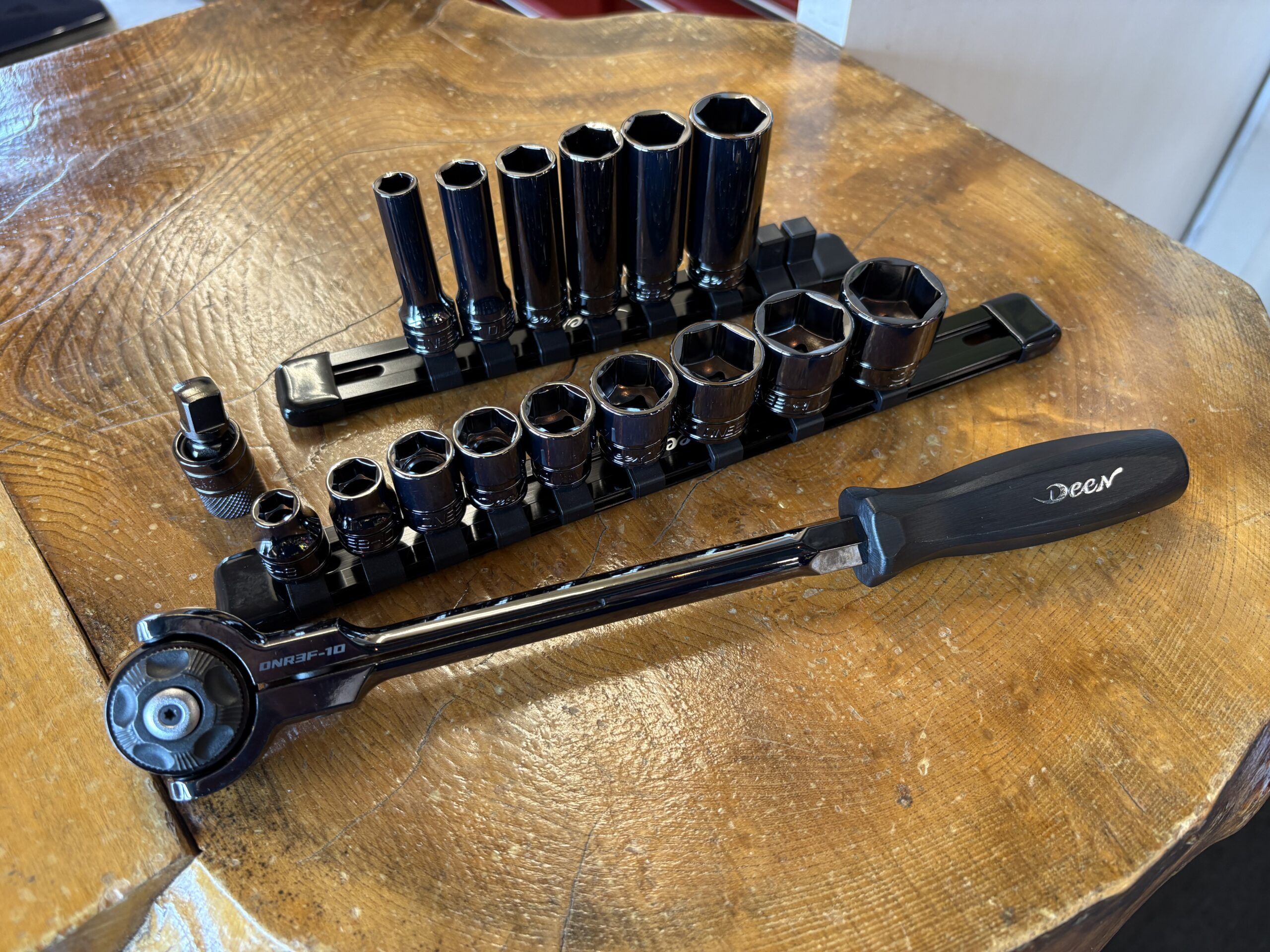 25周年記念！DEENの限定ブラックスイベルラチェット＆ソケットセット