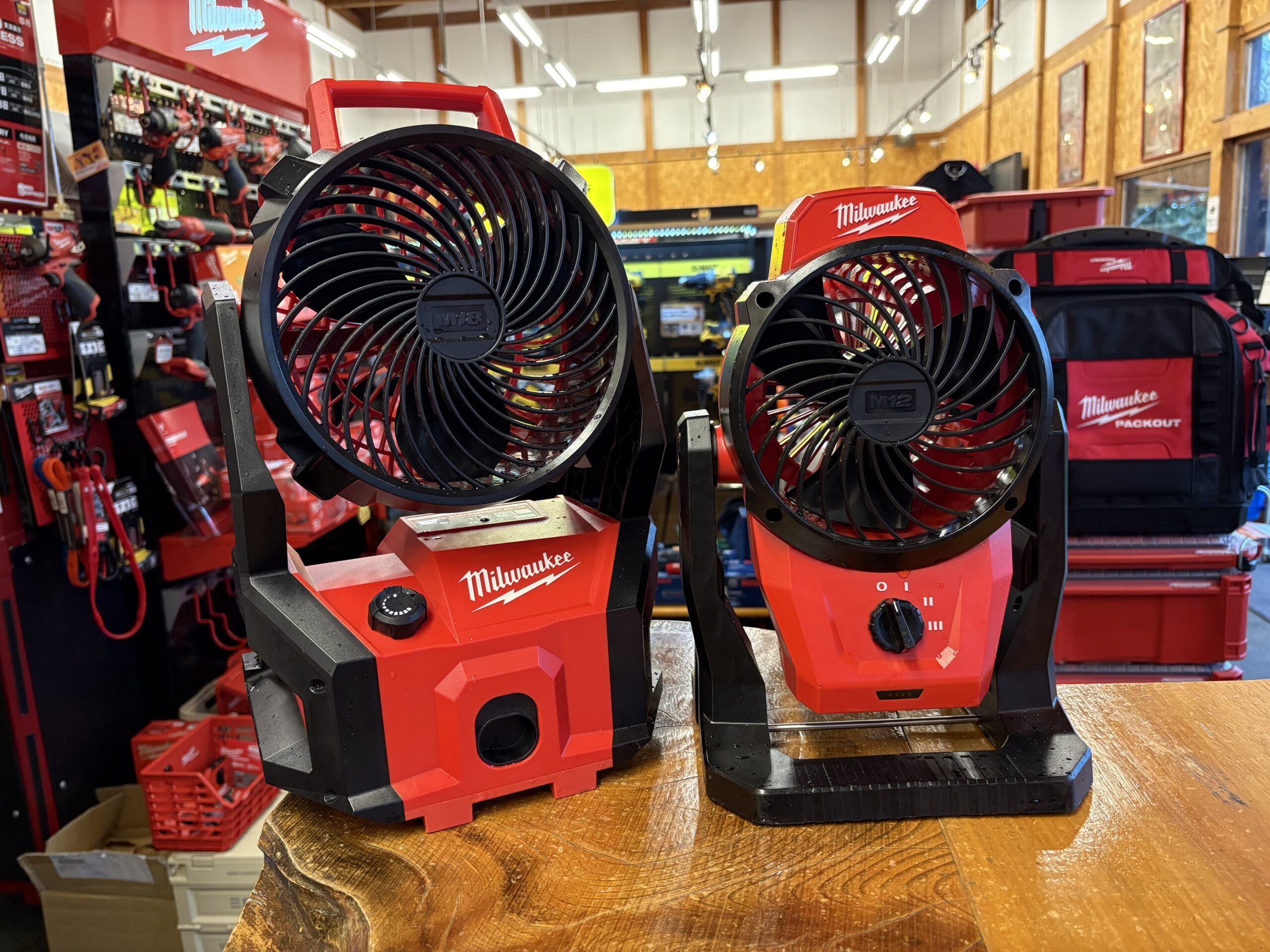 Milwaukee M12 AF-0 業務用扇風機 楽天市場】milwaukee M12 扇風機 [M12 AF-0 APJ] M12AF0APJ 販売