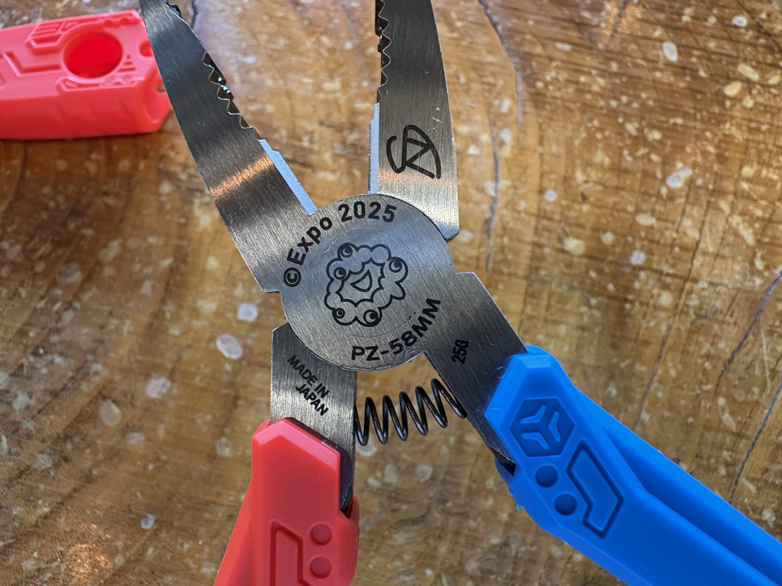 万博会場では買えない!? ネジザウルス ミャクミャク仕様 - ☆工具屋