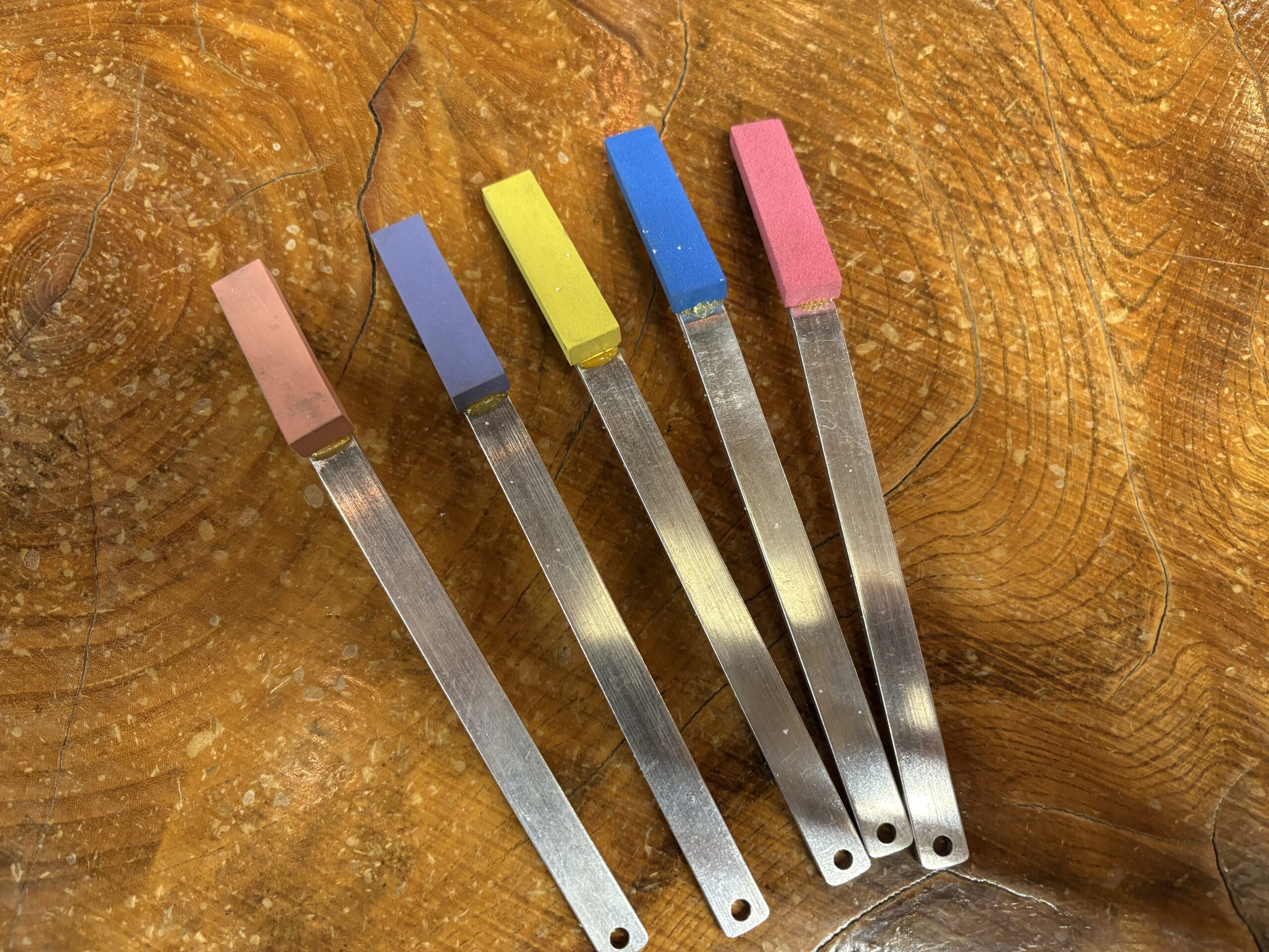 サビ取りから仕上げまで！五万石スティックが便利な理由 - ☆工具屋