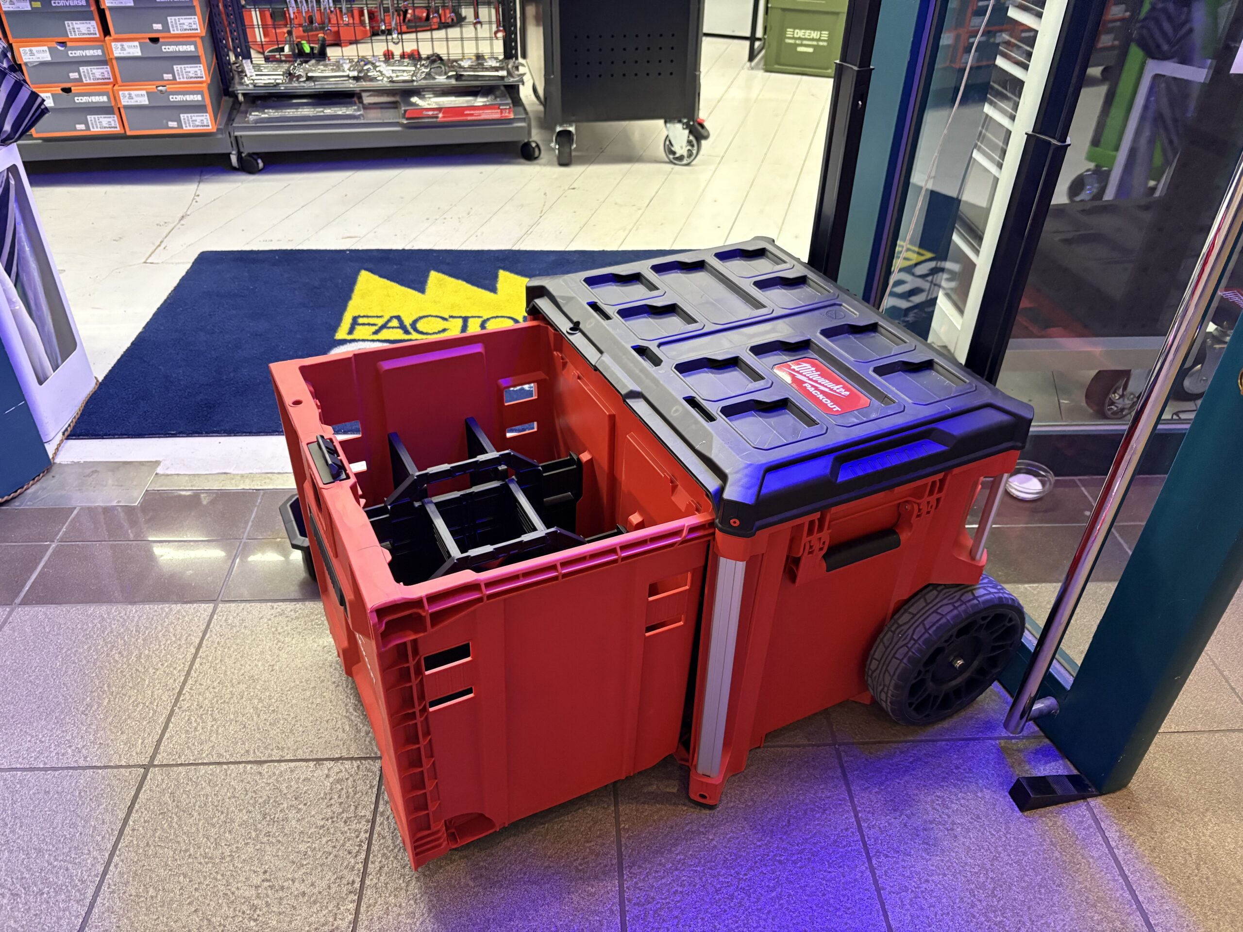 PACKOUTの完成度が一段上がる。キャリー式引き出し収納 48-22-8420