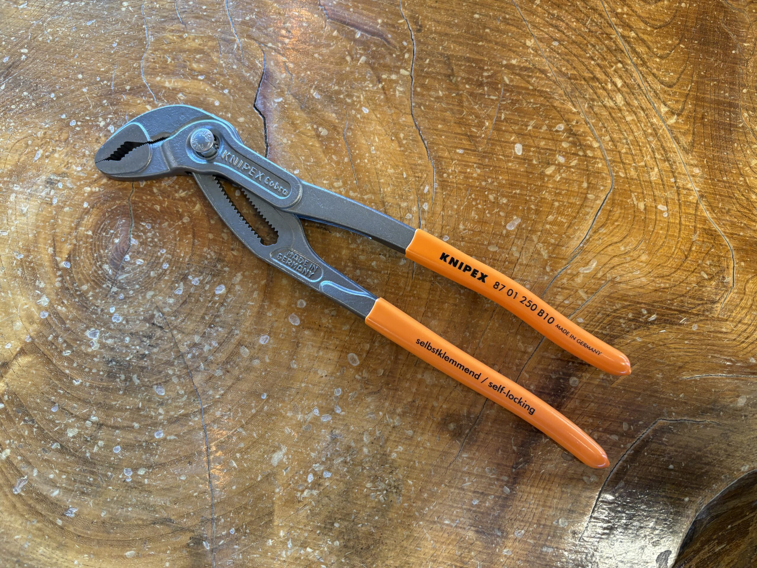 コブラに“限定色”オレンジグリップが数量限定で登場！ - ☆工具屋