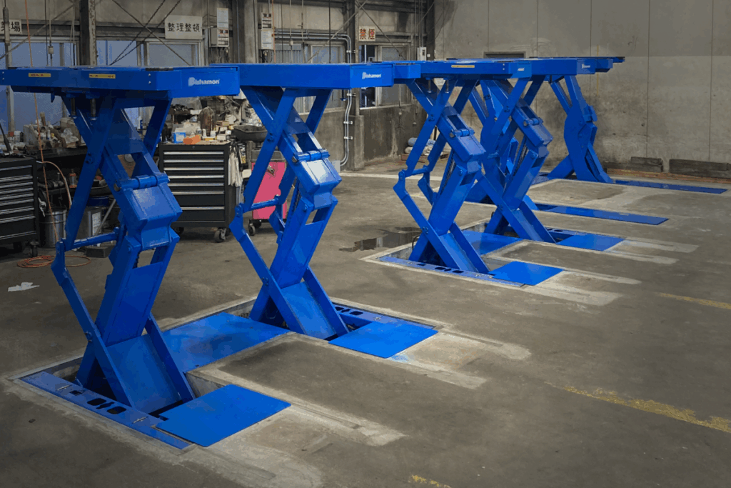 安全性と効率を両立！上原自動車が導入した最新リフト「ASC35WU」