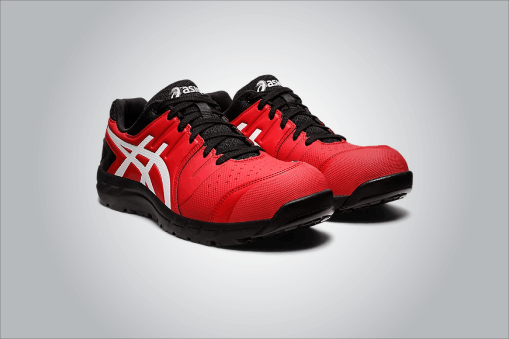 自動車販売会社が短期間で300足の安全靴を確保できた理由